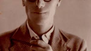 Bible dropped by injured soldier at Battle of the Somme in 1916 is reunited  with his grandson