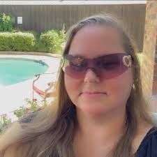 Rebecca Dutton's Instagram, Twitter & Facebook