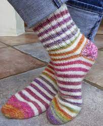 voici mon modele personnel de chaussettes faciles et rapides a tricoter pour une pointure 39 40 en aiguilles circulai easy knitting arm coloriage famille shrek