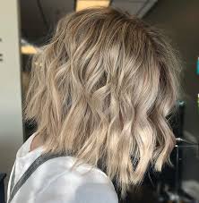 blonde textured and a lil pop of some sunshine on this beauty i love this hair and the girl behind it even more foiled base frisuren balayage haare