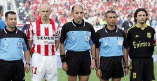 Σε γενικές γραμμές ο ολυμπιακός ήταν πάρα πολύ καλός και ικανοποίησε τους φιλάθλους που βρέθηκαν στο καραϊσκάκη, ενώ ταυτόχρονα έδωσε την. Arhs Olympiakos Tria Xronia Meta Contra Gr