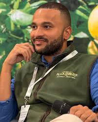 Discover the power of nature with Rich Moss, sourced from the islands of  St. Lucia! Packed with vitamins and minerals, this natural sea moss is a  true powerhouse for your health. Grab