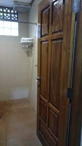 Juga dapat menjaga kebersihan lingkungan kamar mandi dengan membuang bau dan lembap berlebih. Exhaust Dan Ventilasi Udara Di Kamar Mandi Bild Von Jambuluwuk Convention Hall Resort Batu Tripadvisor