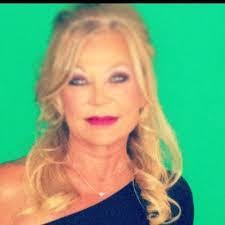 Cindy Warlick's Instagram, Twitter & Facebook