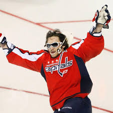 Le livre numérique (en anglais : Alex Ovechkin 25 Most Ridiculous Moments Of The Capitals Superstar S Career Bleacher Report Latest News Videos And Highlights