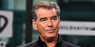 Jude Law's Daughter Shaved Her Head & Dazes with Her Beauty at 22 after Dad  Taught Her Not to Fear Changes