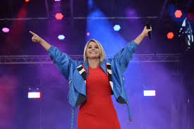 Beatrice egli is a swiss pop and schlager singer. Beatrice Egli Schockierende Lebensbeichte Schlager De