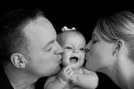 18 Mommy Daddy Baby Pics Ideas Baby Baby Pictures Daddy