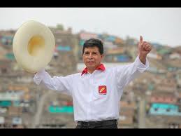 Pedro castillo, de la norteña región de cajamarca, donde nació y es profesor rural, de clásico sombrero blanco, de ala ancha de esa región andina, con 51 años de edad. Conoce A Tu Candidato Pedro Castillo Youtube