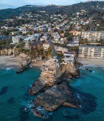 Between Table Rock And Thousand Steps Beach Laguna Ca Beach Place Laguna Beach Thousand Steps Beach