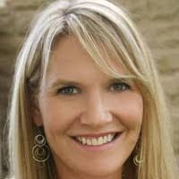 Gladys Cuenca's Instagram, Twitter & Facebook