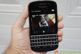 Does the opera browser even support bb10? Blackberry Q10 Review Ubergizmo