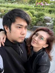 Happy 9yrs wedding anniversary Ai Nei. 🙏 I love you ❤️