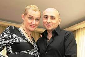 Juratii si concurentii erau in culmea fericirii pentru ca se aflau din nou in. Revista Viva Ce Bine AratÄƒ Violeta SoÅ£ia Lui Marcel Facebook