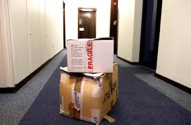 La fonction de suggestion automatique permet d'affiner rapidement votre recherche en suggérant des correspondances possibles au fur et à mesure de la cela fait 2 fois que je contacte le vendeur, il me repond simplement livre. Livraison De Colis Retards Vols La Grande Pagaille Le Parisien