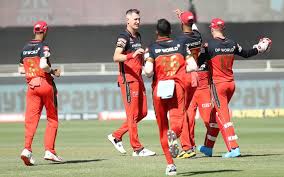 Hun var en hurtig hurtig bowler og. Definitely Not Kate Cross Trolls Alex Hartley With Ms Dhoni S Viral Quote After Rcb S Elimination From Ipl 2020