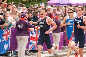 Brownlee que ya ha sido seleccionado para estar en los juegos de tokio, se plantea pasarse a la media y larga distancia después de estar en la. The Brownlee Brothers Alistair And Jonny Brownlee World Champion Triathletes