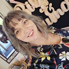 Melissa Keen's Instagram, Twitter & Facebook