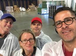 Nos enseignants de production horticole en formation continue! Luc Fortin  et André Riopel sont en visite chez Mucci Farms