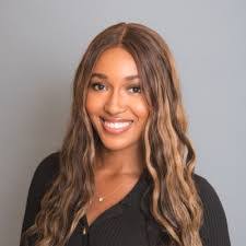 Ida Mizani's Instagram, Twitter & Facebook