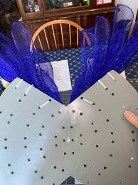 Where are people getting the white fence that is seen in this wreath?