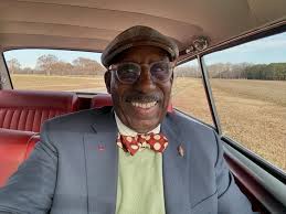 There's just something about a Citroën- and even more when it's a Chapron-  bodied coachbuilt coupe! Le Dandy et Concorde. Exploring the world of these  rare and extraordinary cars is a wonder.