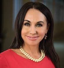 Kelly Dudash's Instagram, Twitter & Facebook