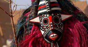 Ce masque africain salampasu, recouvert. Masques Africains Leur Histoire Out The Box