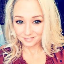 Mindy Hooper's Instagram, Twitter & Facebook