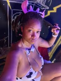 TW Pornstars - ꧁𝔹𝕃𝔸ℂ𝕂 Q͎U͎E͎E͎N͎ ℝ𝔸𝕍𝔼ℕ꧂. Twitter. BUY MY PORN Stroke  your dick to the longest tits in the. 1:57 AM - 24 Aug 2021