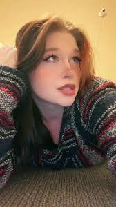 Elizabeth Bitner's Instagram, Twitter & Facebook