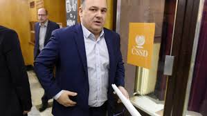 I study computer science at the technical university of munich. Info Cz Spicky Cssd Hledaji V Hradci Kralove Cestu Z Krize Potrebujeme Silneho Vudce Rika Birke