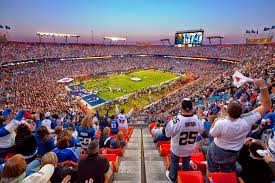 4k00:14コロナウイルスの検疫が終わると、カフェやレストランや営業が再開されます。 閉店から開店の合図をするフェイスマスクを持つ女性。 covid lockdownの後のスモールビジネス バルセロナ，スペイン. å­«ã®ä»£ã¾ã§å¾…ãŸãªãã‚ƒè²·ãˆãªã„ãƒ—ãƒ¬ãƒŸã‚¢ãƒ ãƒã‚±ãƒƒãƒˆã§ã‚¹ãƒ¼ãƒ'ãƒ¼ãƒœã‚¦ãƒ«ã‚'è¦³æˆ¦