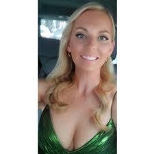 Amanda Marion's Instagram, Twitter & Facebook