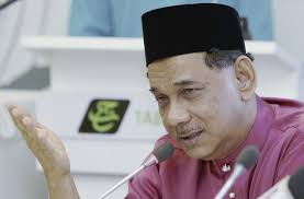 This notice from police shows the details of datuk seri nicky liow soon hee, who is wanted by johor police. Th Tiada Pengeluaran Luar Biasa Tapi Deposit Baharu Bertambah Bebasnews