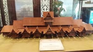 The construction materials used for the palace consists of local timber. Mohd Faiz Bin Abdul Manan Muzium Istana Kesultanan Melayu Melaka