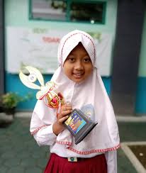 10 orang adalah siswa dan siswi smp yang menonton dan merekam adegan mesum, 4 orang dari pihak sekolah dan 3 orang penjaga sekolah. Penerimaan Piala Siswa Siswi Sd Muhammadiyah 1 Temanggung Sd Muhammadiyah 1 Temanggung