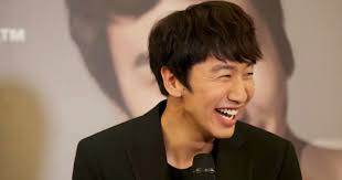 He made his acting debut in the sitcom here he comes (2008). Lee Kwang Soo Literally Couldn T Contain His Laughter After Seeing This Celebrity Kissasian