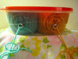 Make knitting easier thanks to this special bamboo bowl! Plastic Container Clever Yarn Bowl Craft Ideas To Keep Your Knitting From Knotting Diy Yarn Holder Yarn Holder Yarn Diy