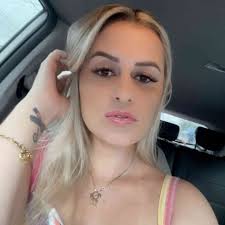 Talita Roberta Pereira Bio: Charles Oliveira's Wife