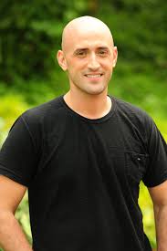 A equipe médica emitiu, hoje, novo boletim: Moda E Beleza