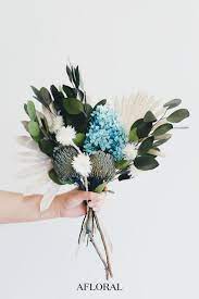 Dried Flower Bouquet With Banksia Protea Everlasting Flowers Eucalyptus Sun Palms An Dried Flower Bouquet How To Preserve Flowers Dried Flower Arrangements
