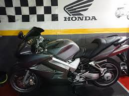 Once you've read this review and our owners'. Honda Vfr 800 Vtec 2002 Motorradsitzbanke Tankschutzhauben Tankrucksacke Preise Fur Frankreich