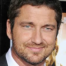 Gerard james butler was born in paisley, scotland, to margaret and edward butler, a bookmaker. Gerard Butler Seine Freundin Will Ein Kind Von Ihm Bunte De