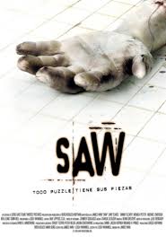 En la pelicula saw 2 cuando aparece una nueva víctima de asesinato con los signos característicos de jigsaw. Saw 2004 Pelicula Play Cine