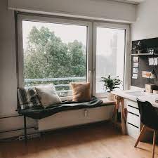 Sie taugt perfekt zum schuhe schnüren in der diele, für den nachmittagskaffee oder den plausch. Schon Schon Blog Gemutliche Diy Sitzbank Fur Eure Fensterbank