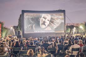 Cinema muzeul țăranului în aer liber. IncÄ Èase Filme De Neratat La Cinema In Aer Liber Intre 28 August 2 Septembrie