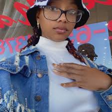 Using weights to keep babies occupied during diaper changes