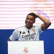 Quelle place pour Kylian Mbappé dans le onze du Real Madrid ?