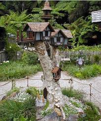 15 Idees Recup D Un Tronc D Arbre Bricolage Maison En 2020 Souche D Arbre Jardins Idees Nichoir